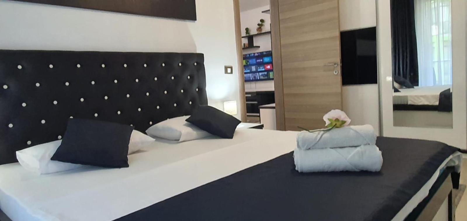 Alezzi Resort Luxury Apartament Prima Linie La Mare 那沃达利 外观 照片